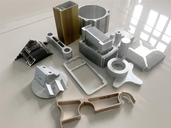 高精度鋁型材切割機 高精度鋁型材切割機